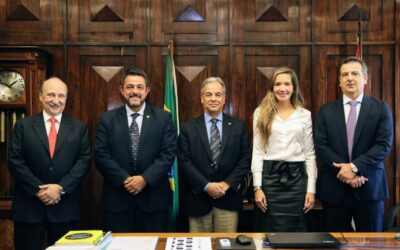 Secretaria de Agricultura recebe visita do deputado Danilo Balas e da presidente da Câmara Setorial da Pecuária Chris Morais